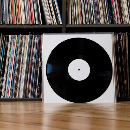 Why More Gen Z People Get Drawn Into Vinyl Music?
