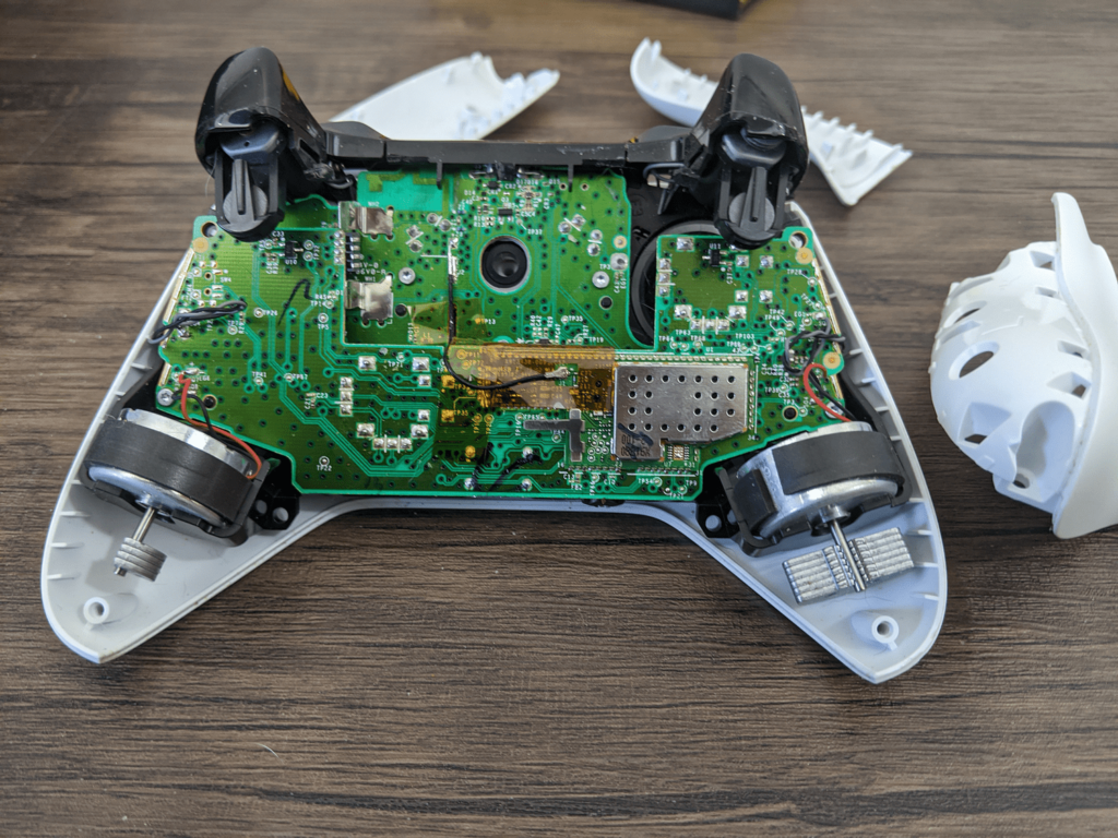 how to take an xbox one controller apart